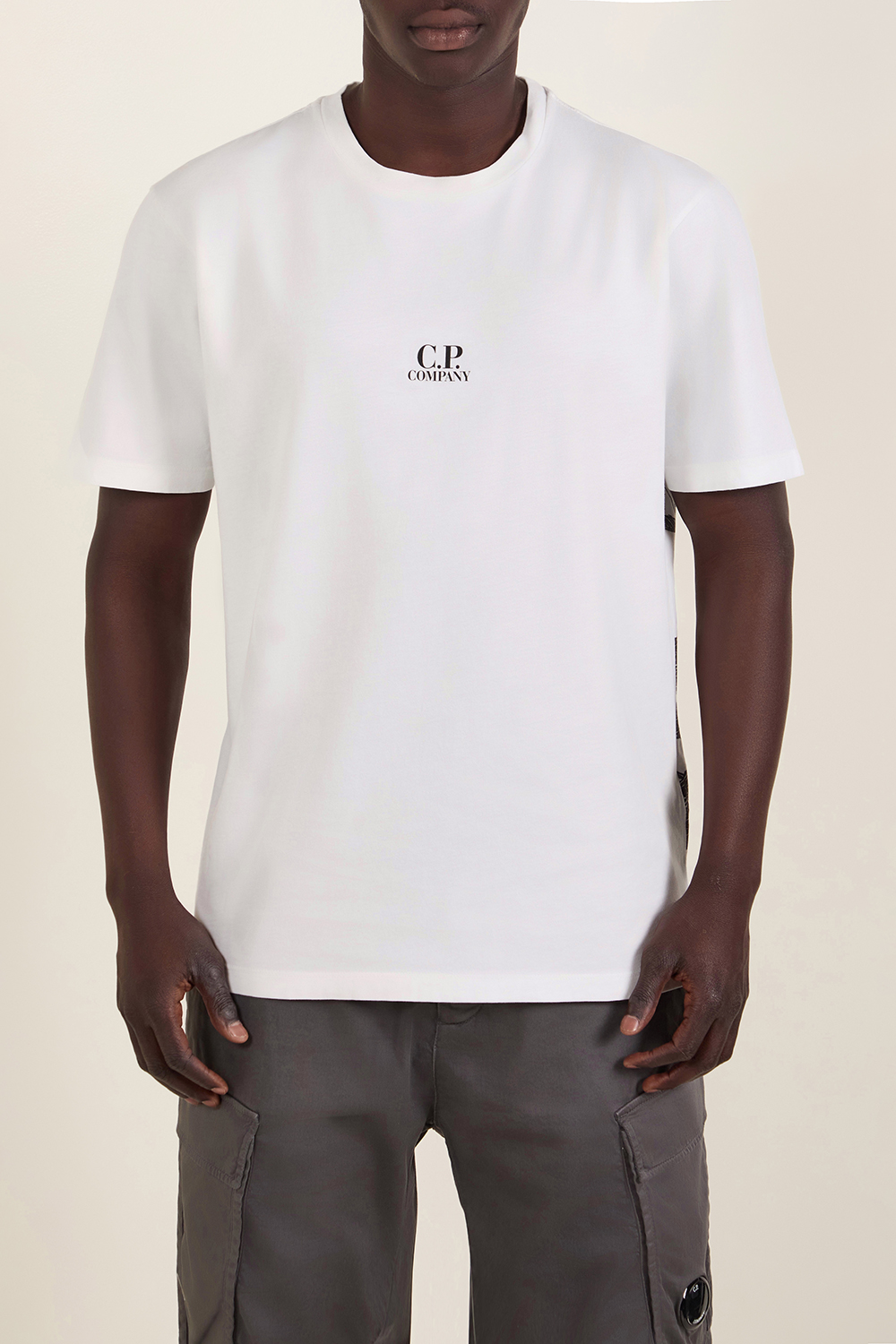 תמונת דוגמן קידמית של חולצת טי