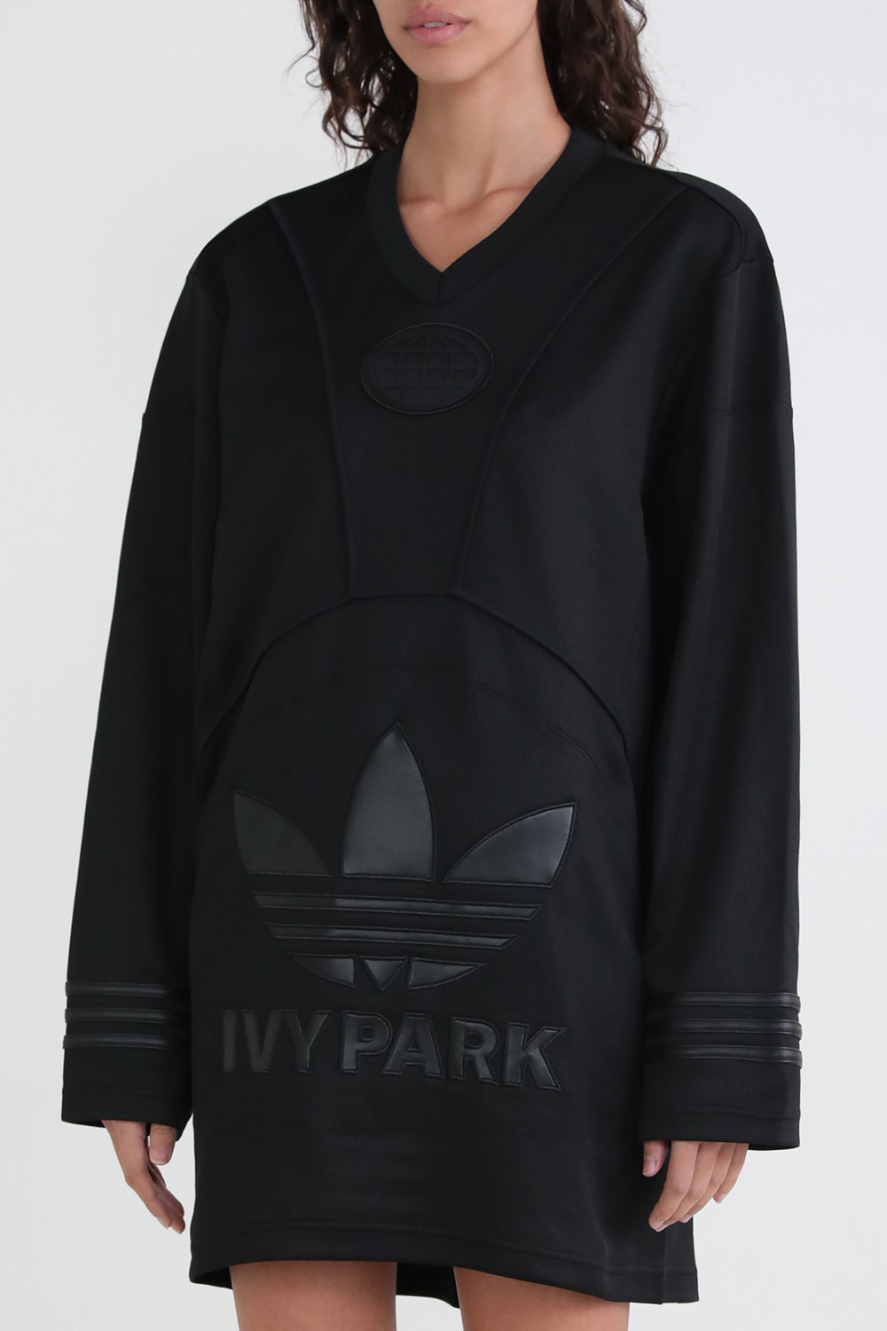 תמונת דוגמן קידמית של אייבי X אדידס חולצת טי ג'רזי