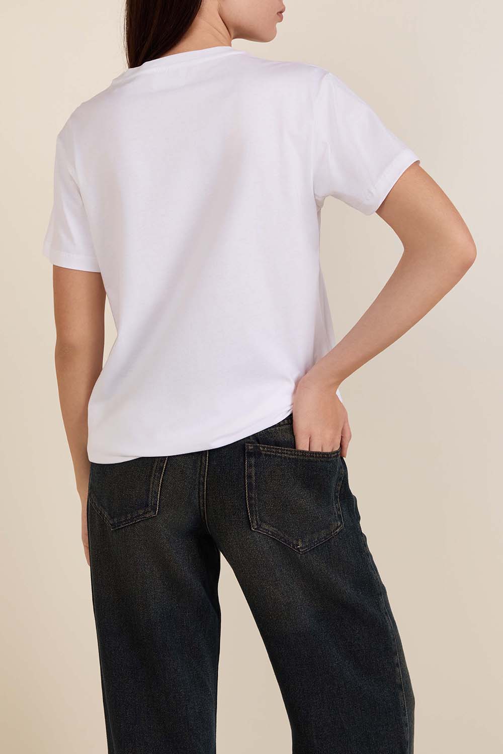 תמונת דוגמן אחורית של חולצת טי קצרה מכותנה