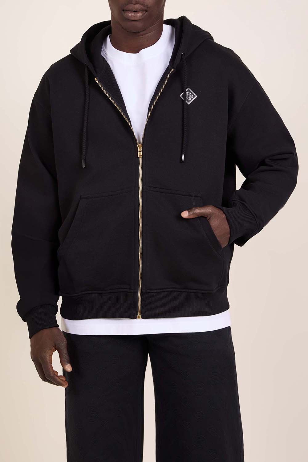 תמונת דוגמן קידמית של סווטשירט קפוצ'ון