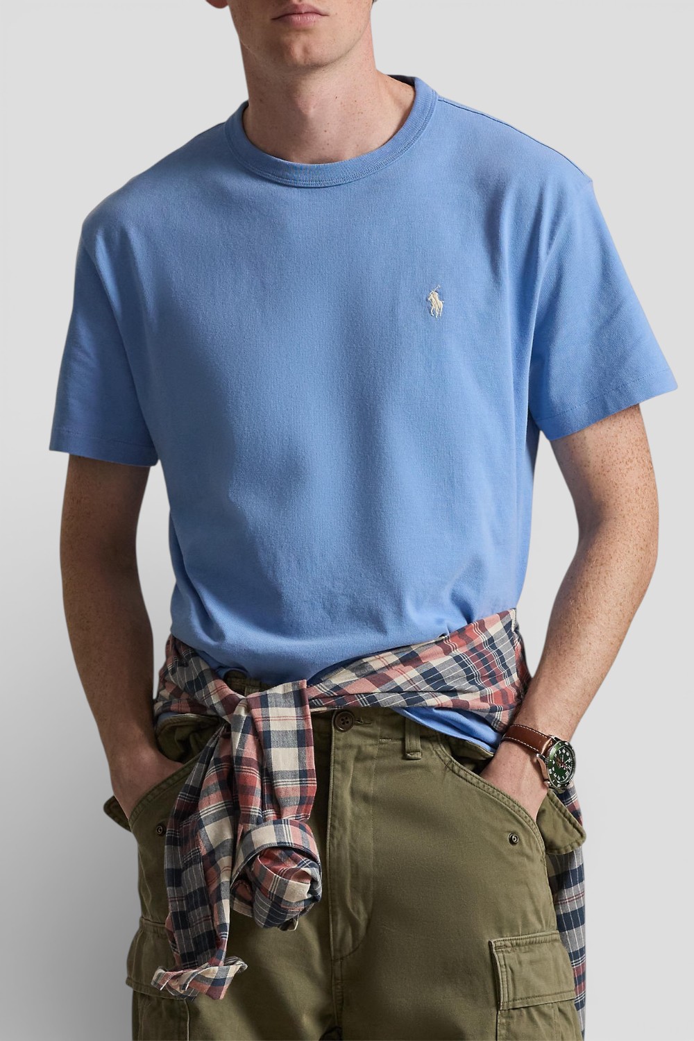 תמונת דוגמן קידמית של חולצת טי