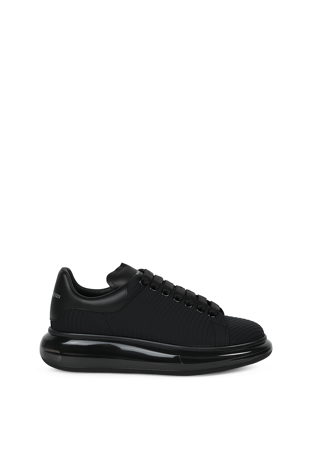 תמונה קידמית של Oversized Sneakers in Black