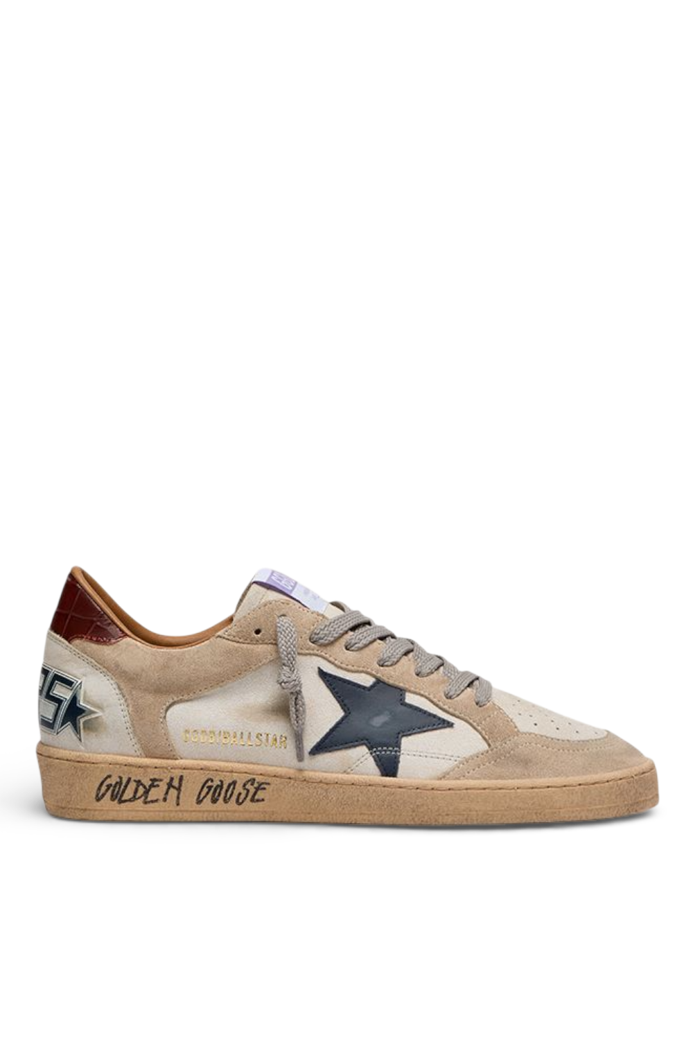 תמונה קידמית של סניקרס