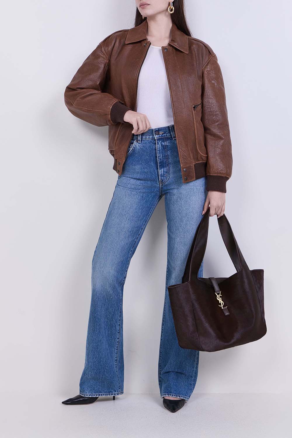 תמונת דוגמן קידמית של תיק כתף לה 5 A 7