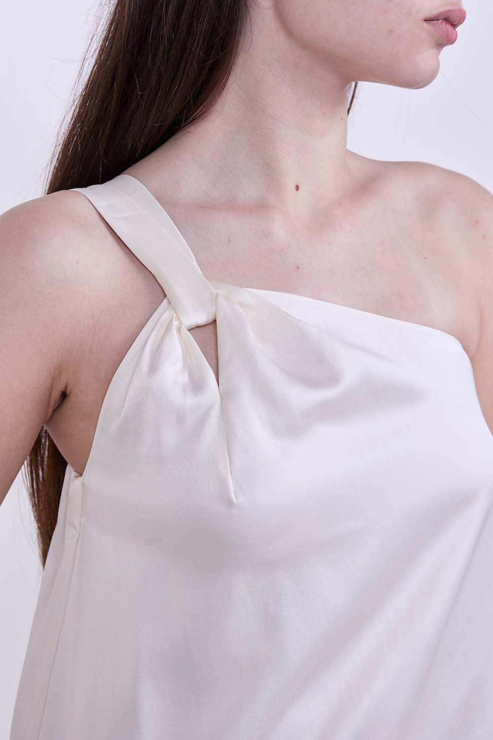 תמונת תקריב דוגמן של טופ וואן-שולדר