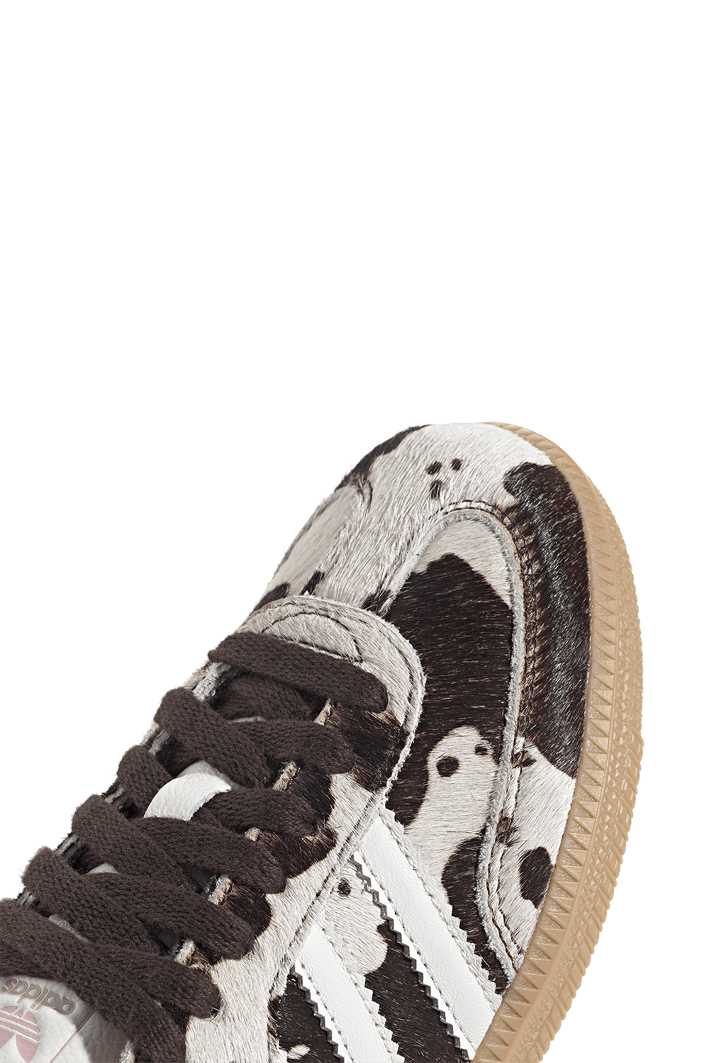 תמונת פנים של נעלי סניקרס סמבה