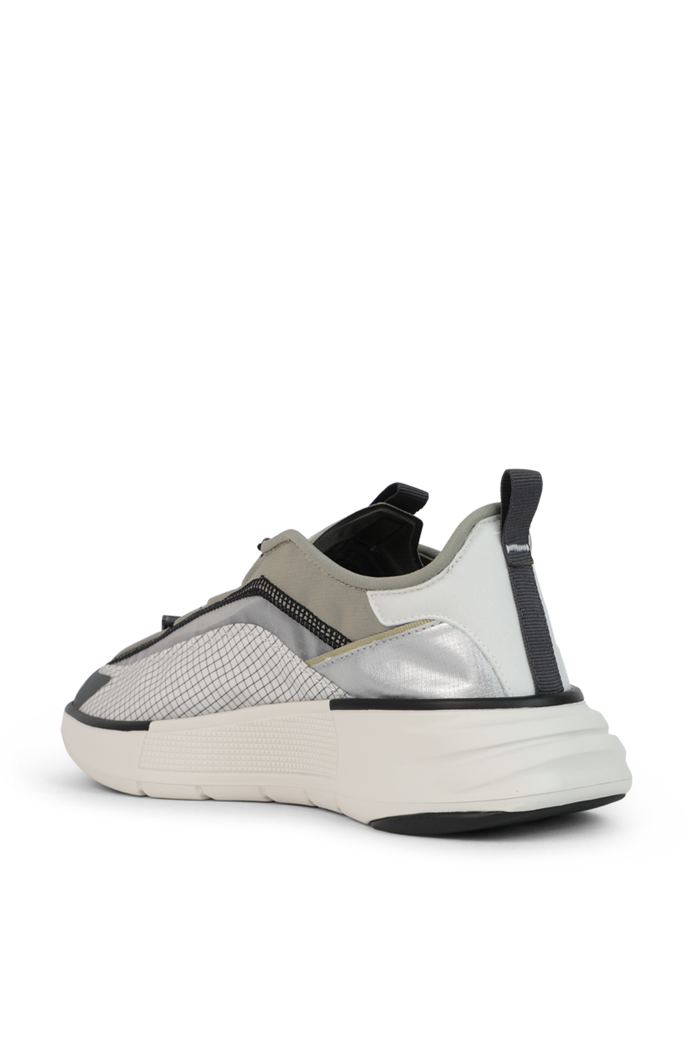 תמונה אחורית של נעלי ריצה