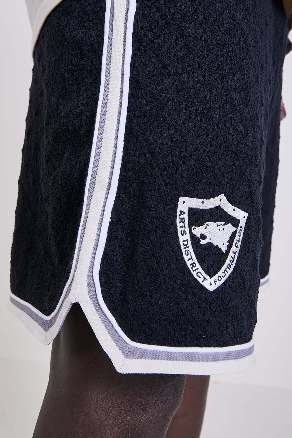 תמונת תקריב דוגמן של מכנסי ג'וגר קצרים