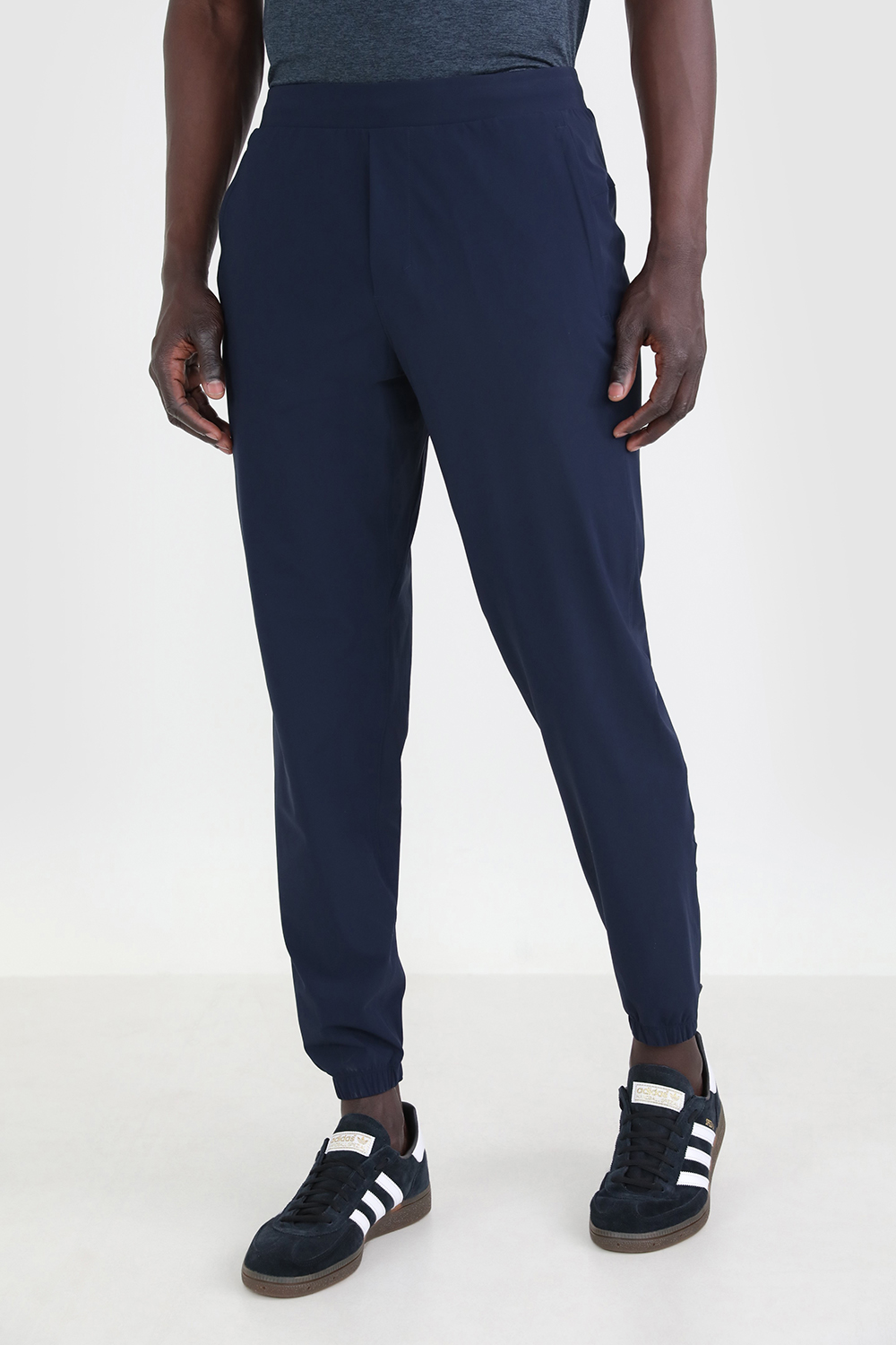 תמונת דוגמן קידמית של Surge Jogger