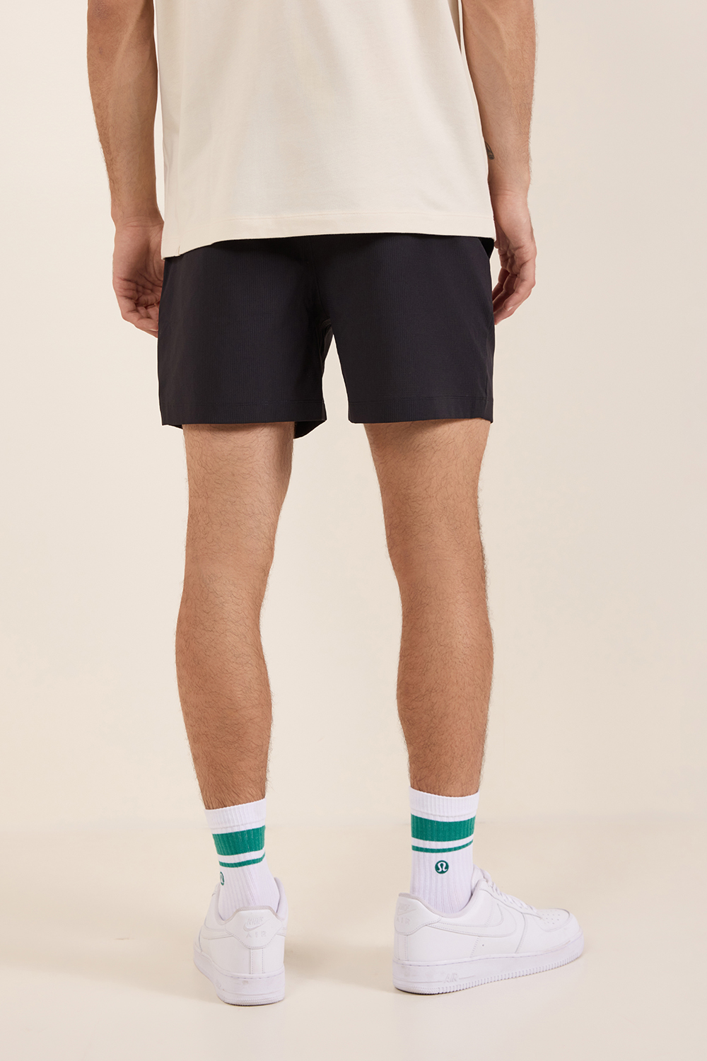 תמונת דוגמן אחורית של ABC WovenAir Pull-On Short 5''