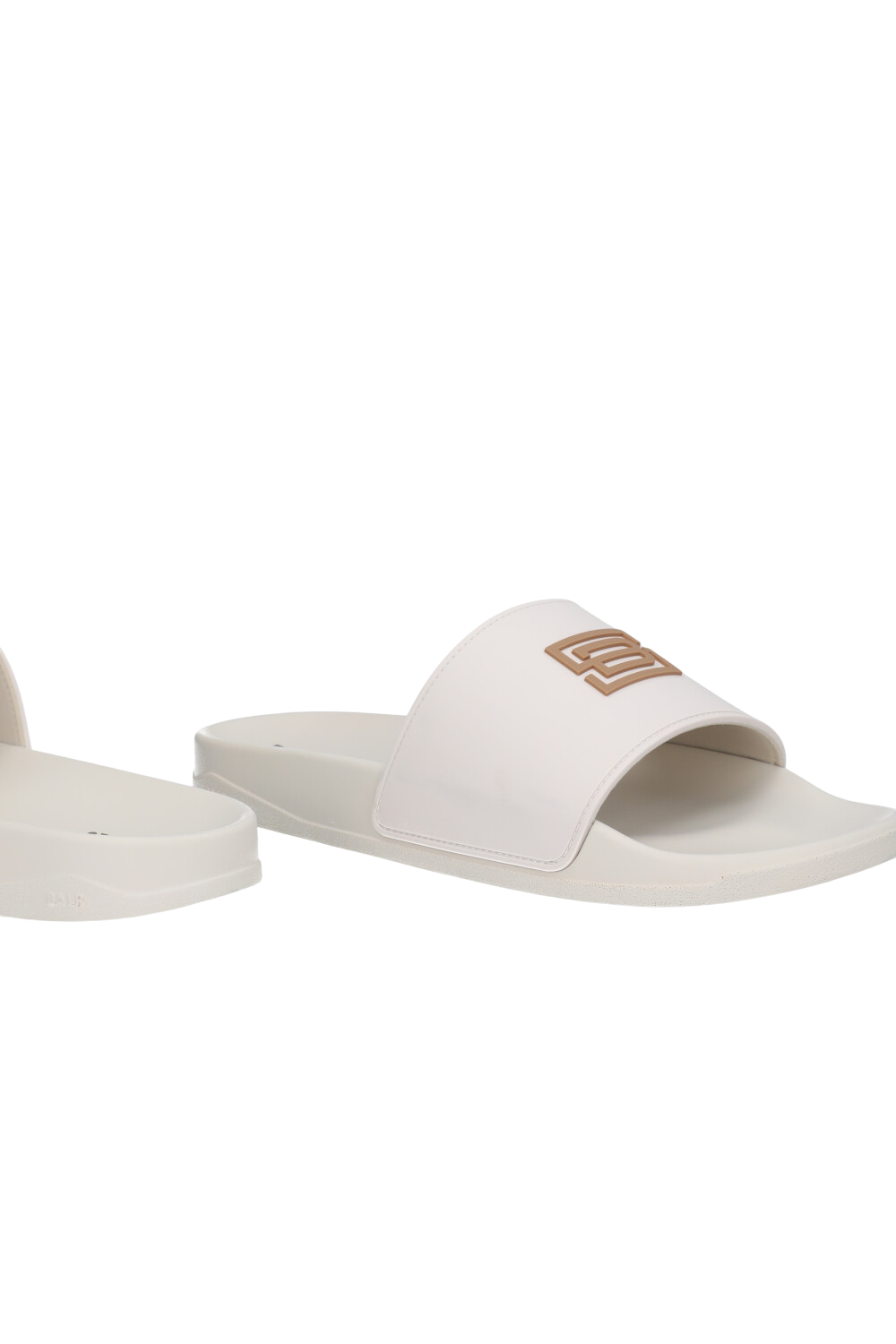 תמונת תקריב של כפכפי סליידס