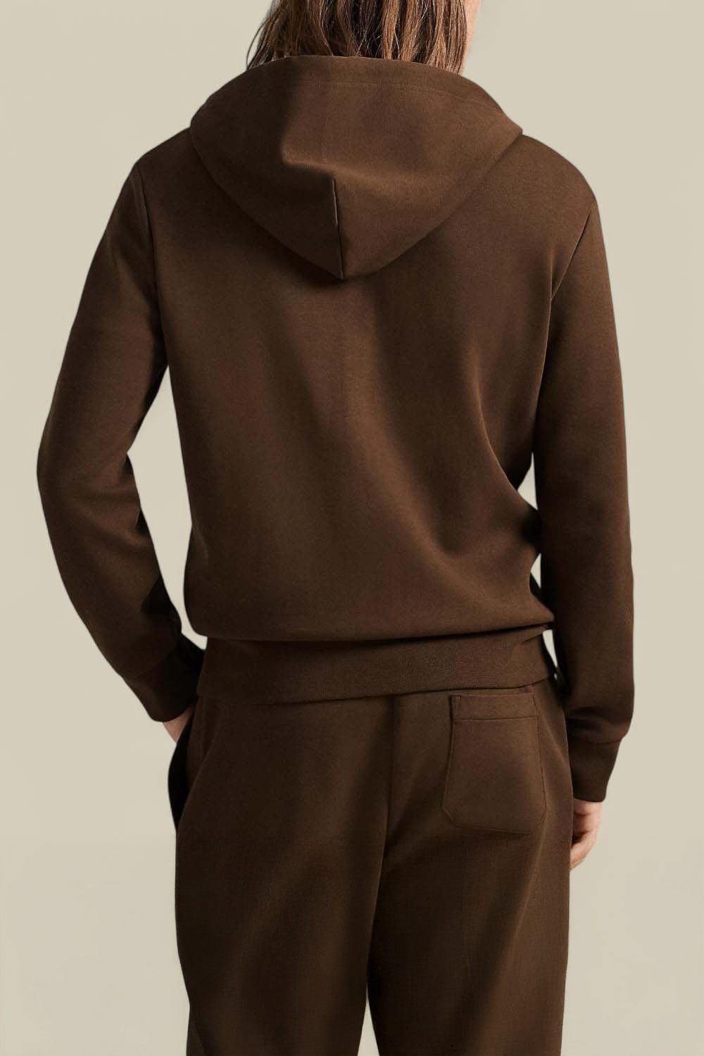 תמונת דוגמן אחורית של סווטשירט קפוצ'ון