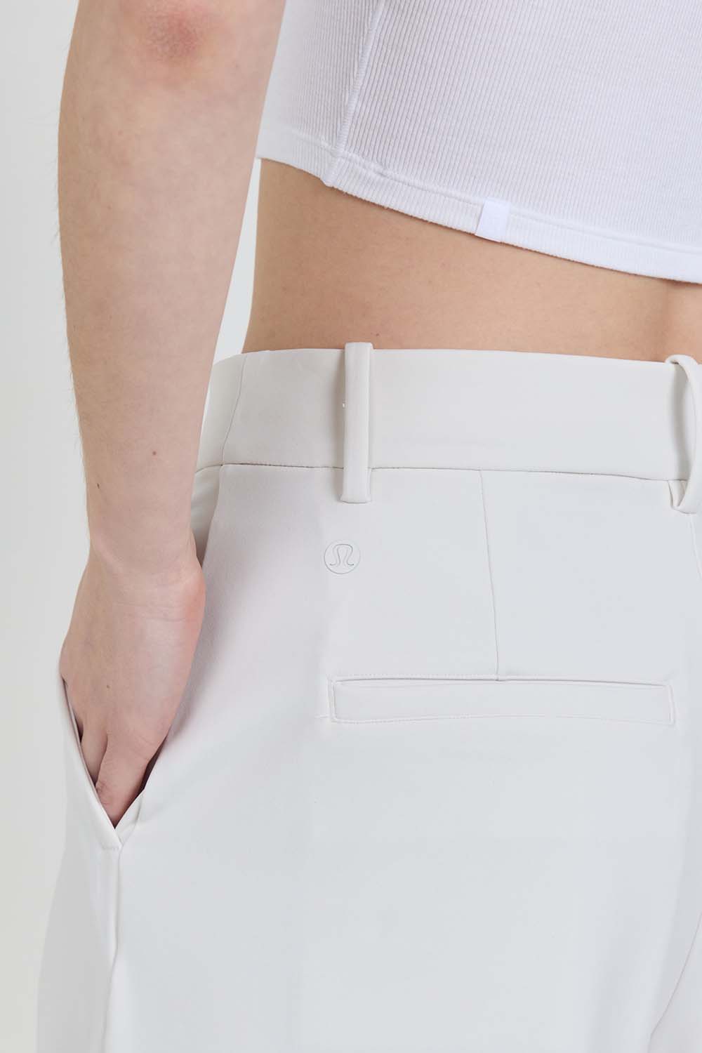 תמונת תקריב דוגמן של Daydrift High-Rise Wide-Leg Trouser Regular