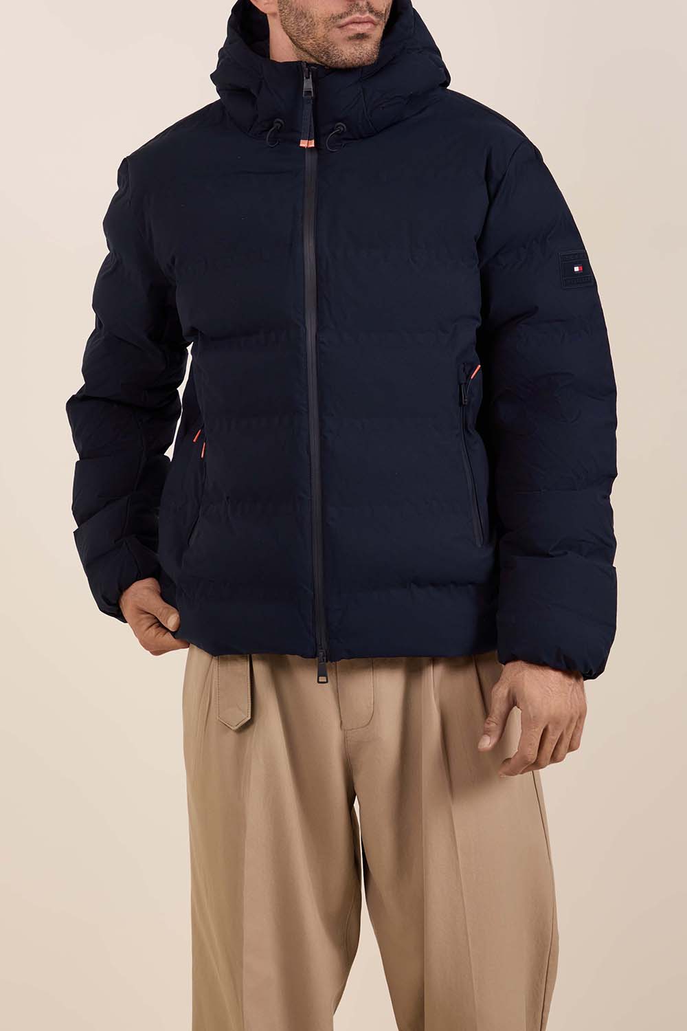 תמונת דוגמן קידמית של מעיל פוך