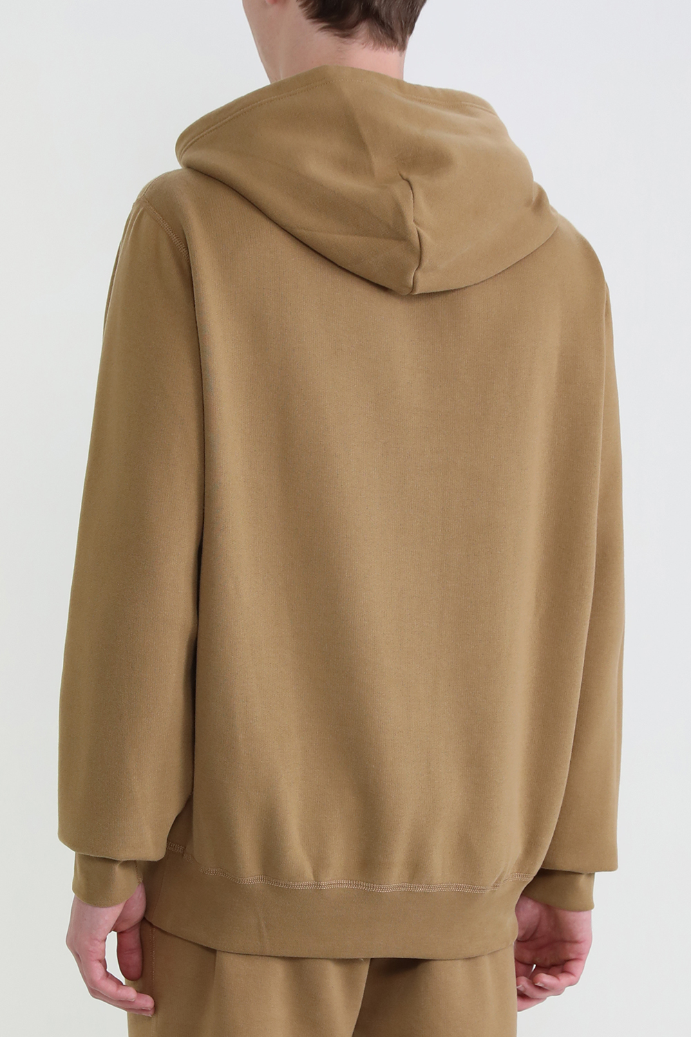 תמונת דוגמן אחורית של סווטשירט קפוצ'ון