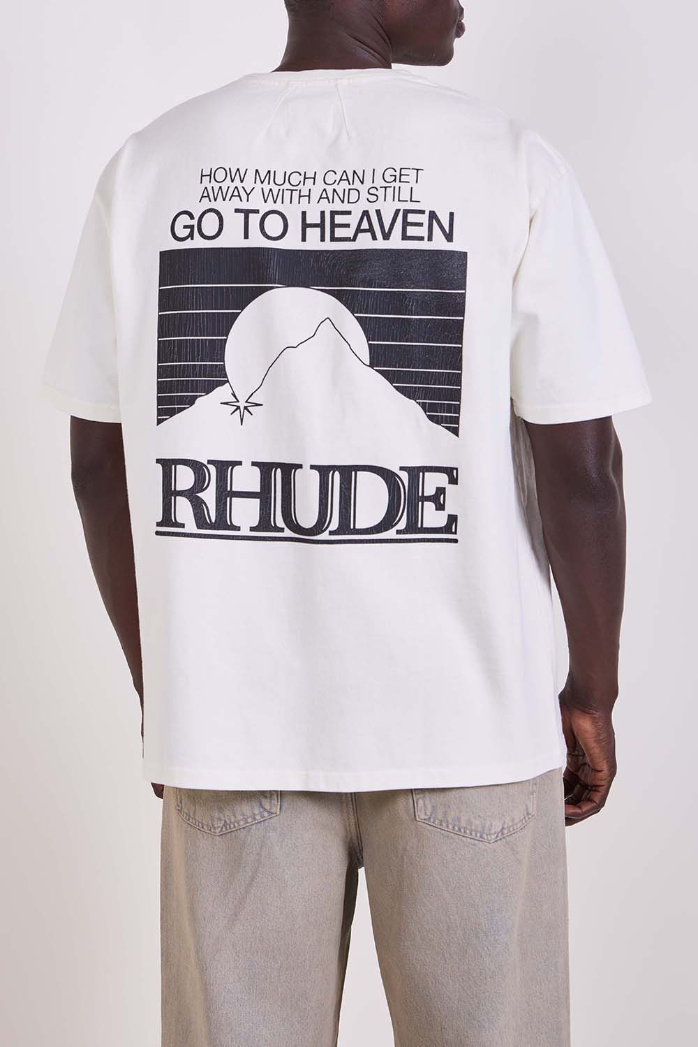 תמונת דוגמן אחורית של חולצת טי