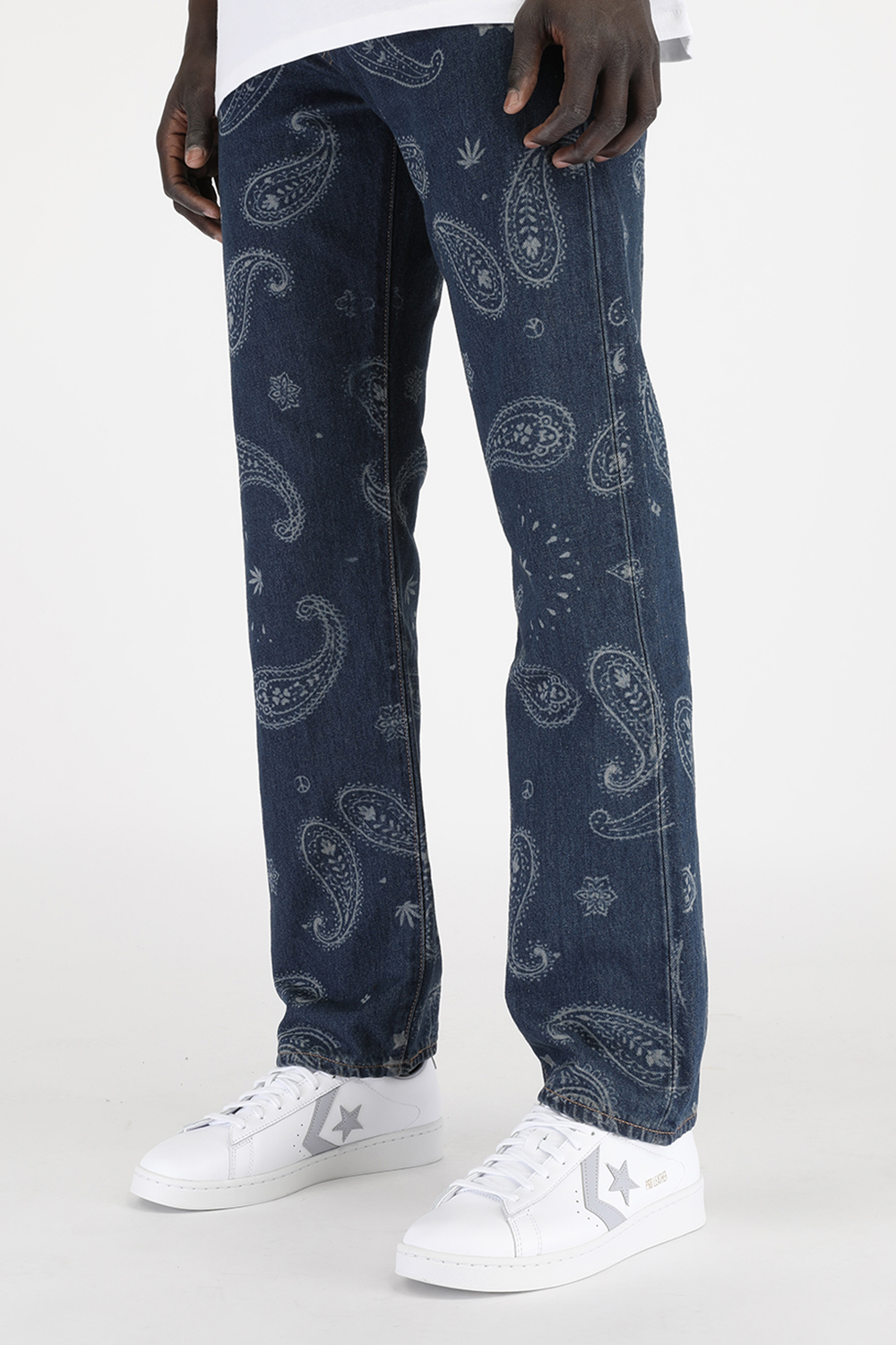 תמונת דוגמן קידמית של Pro Leather in White