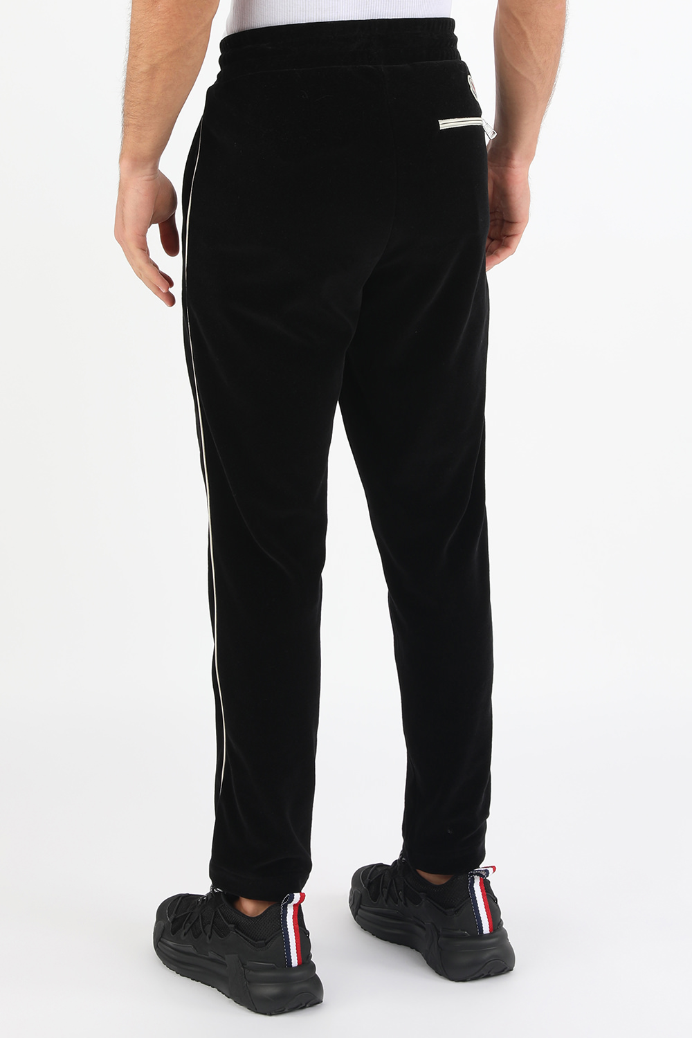 מכנסי טרנינג ארוכים עם לוגו אחורי בגוון שחור MONCLER