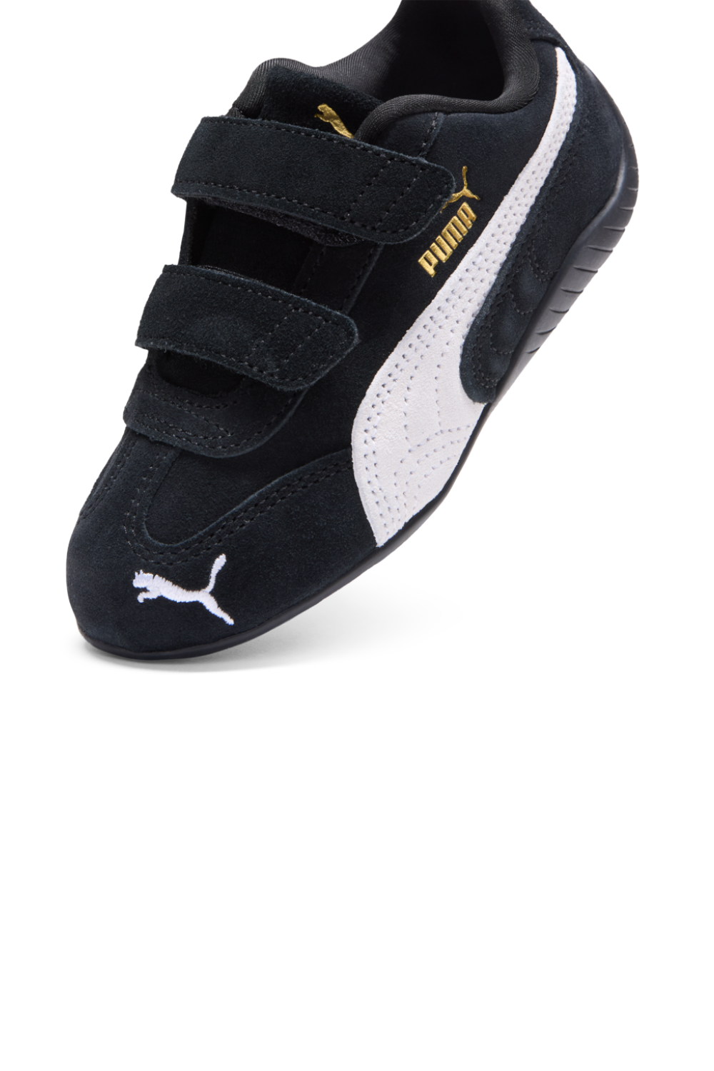 תמונת תקריב של נעלי סניקרס ספידאקט או-ג'י