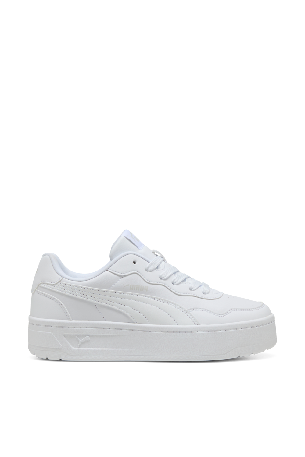 תמונה קידמית של נעלי סניקרס