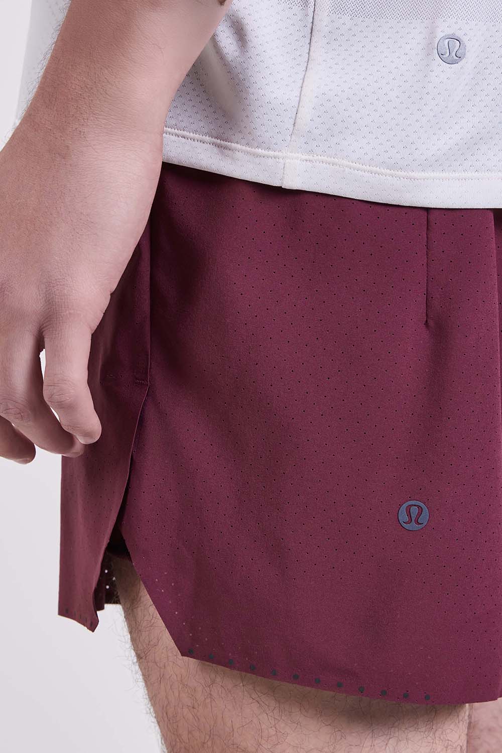 תמונת תקריב דוגמן של Fast And Free Running Short Lined 5