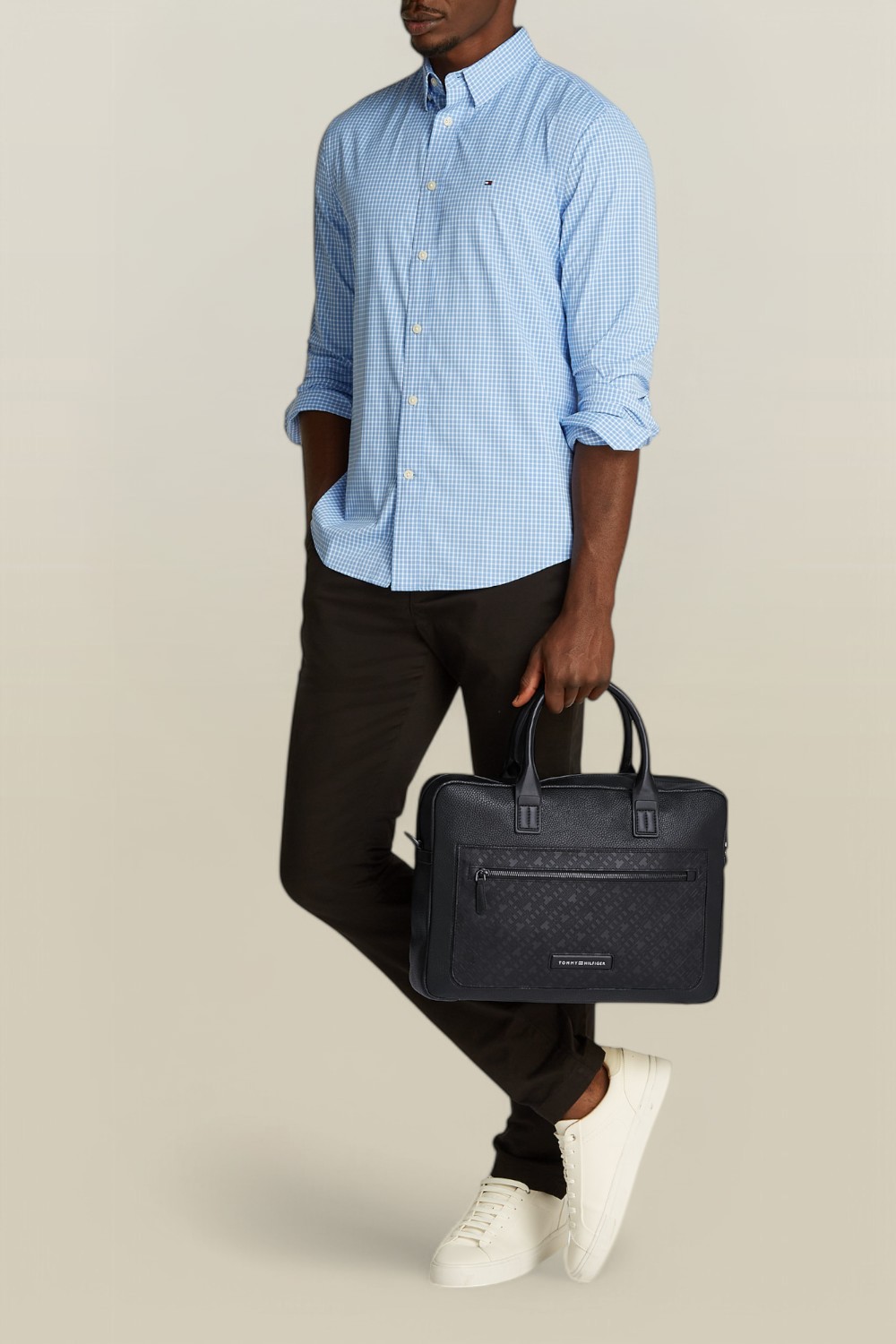 תמונת דוגמן קידמית של תיק ללפטופ