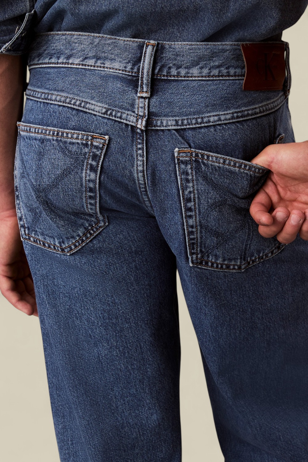 מכנסי ג'ינס בגזרה ישרה