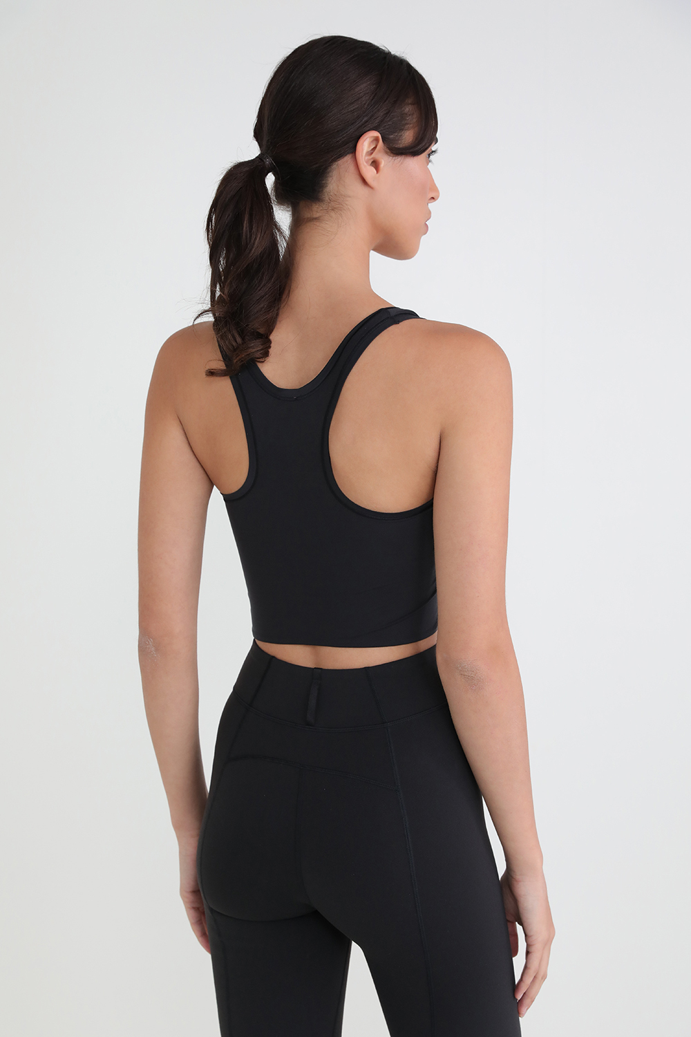 תמונת דוגמן אחורית של Wundermost Nulu Scoop Neck Cropped Tank Top