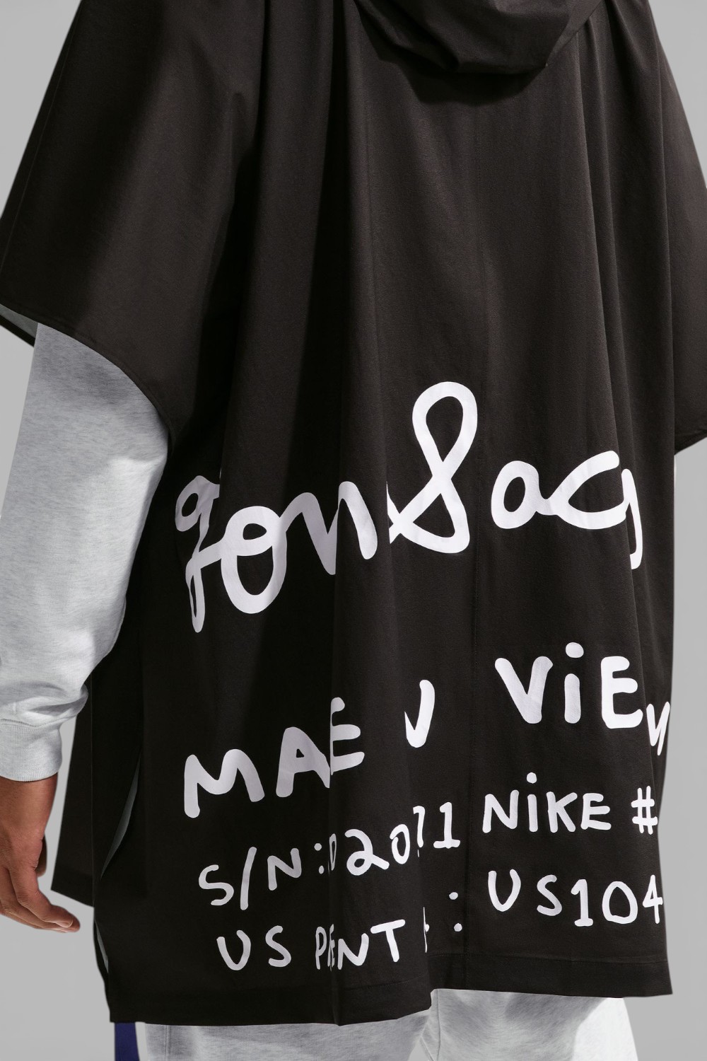 פונצו נייקי X טום סאקס