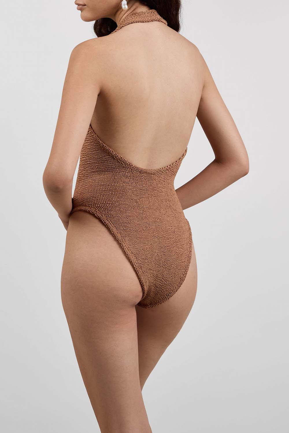 תמונת דוגמן אחורית של בגד ים שלם סנדי