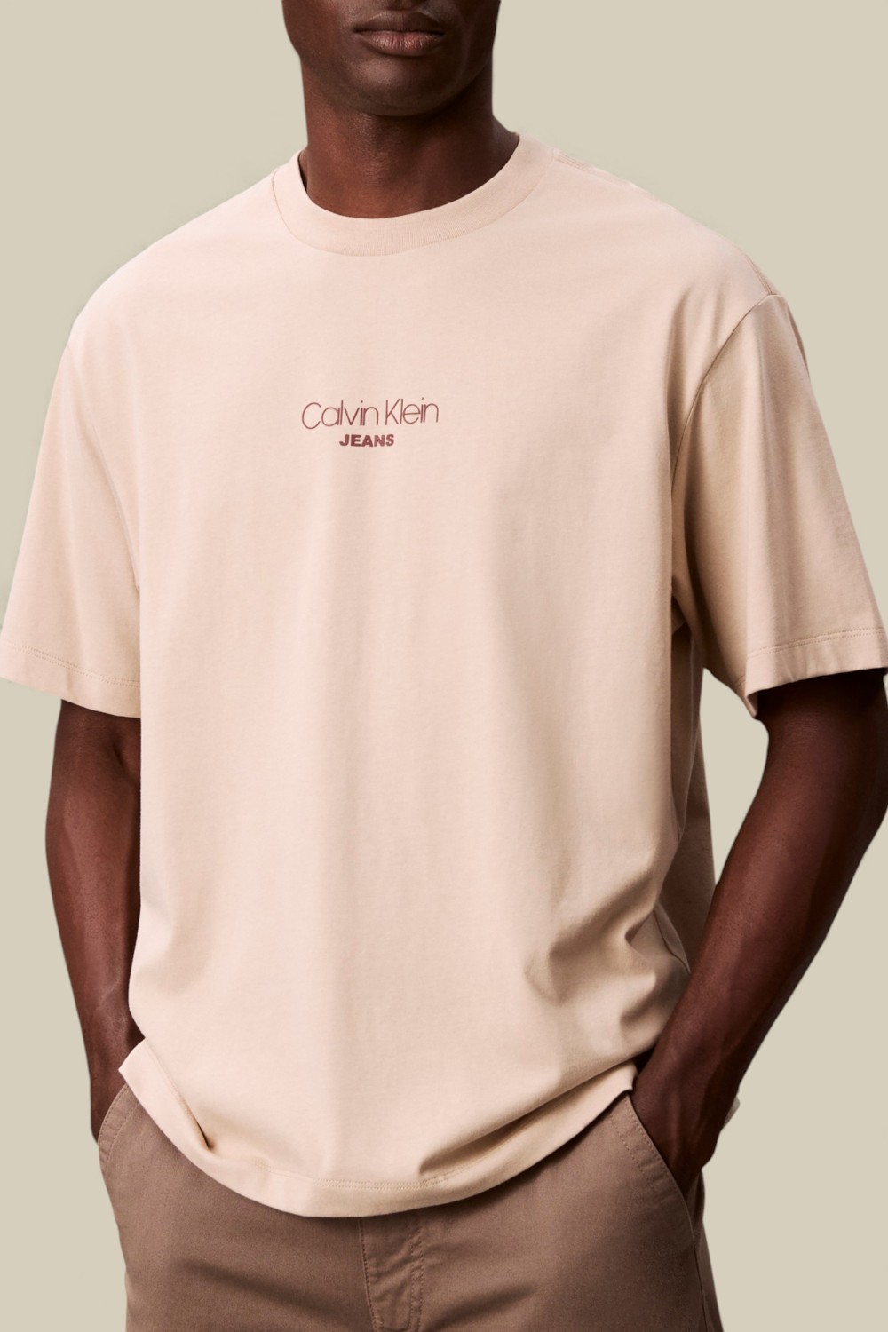 תמונת דוגמן קידמית של חולצת טי