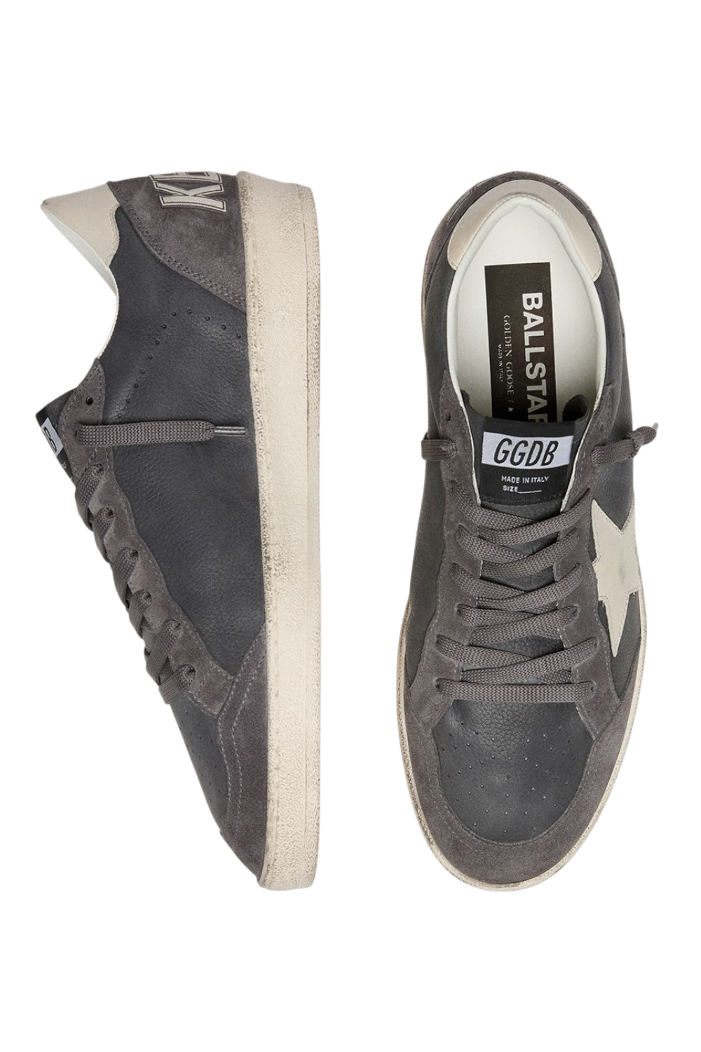 תמונת תקריב של סניקרס