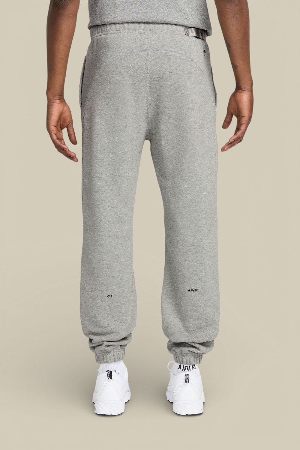 תמונת דוגמן אחורית של מכנסי פליז Nocta