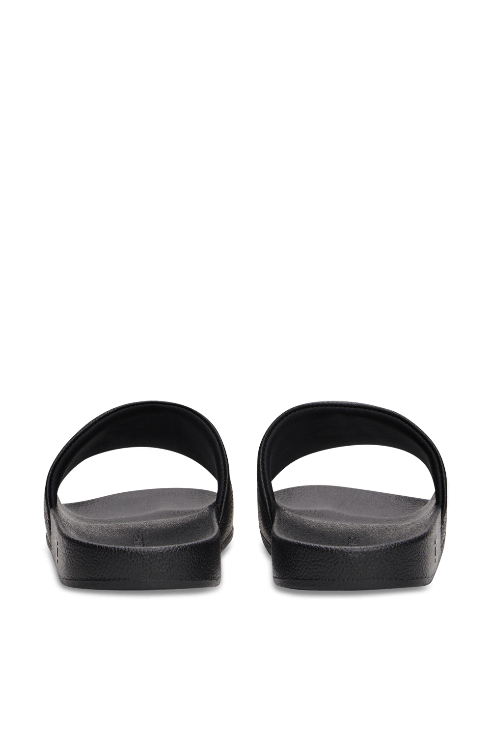 תמונת תקריב של כפכפי סליידס