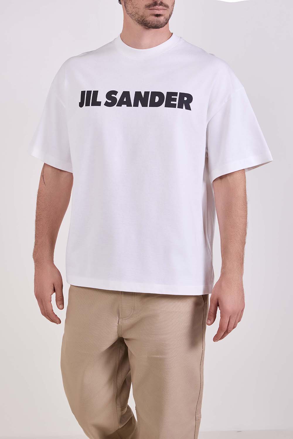 תמונת דוגמן קידמית של חולצת טי