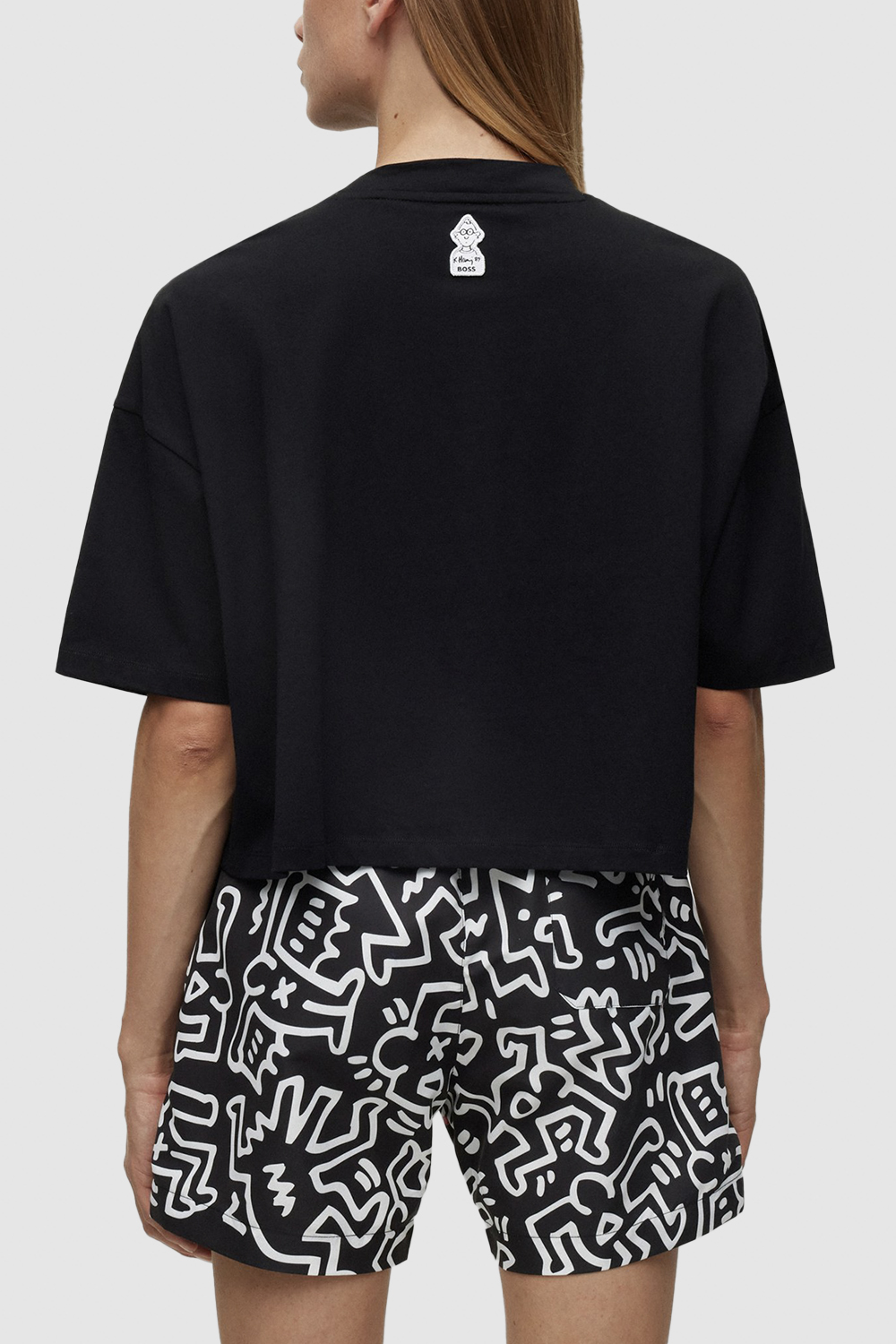 תמונת דוגמן אחורית של חולצת טי