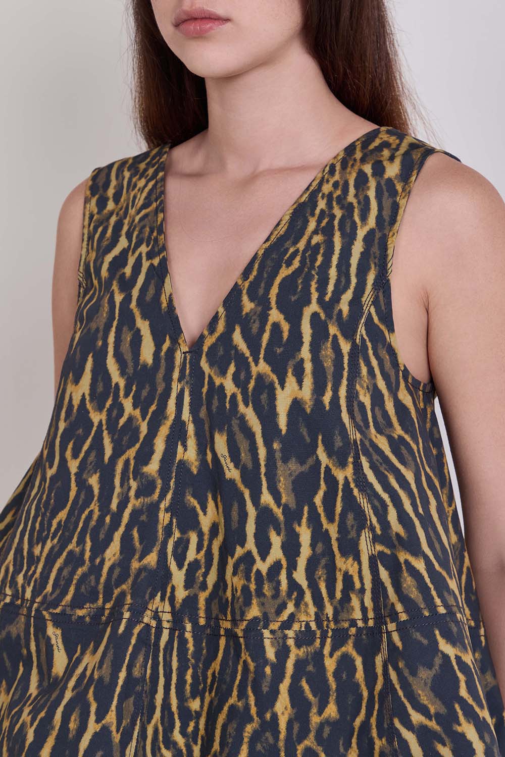 תמונת תקריב דוגמן של טופ מנומר