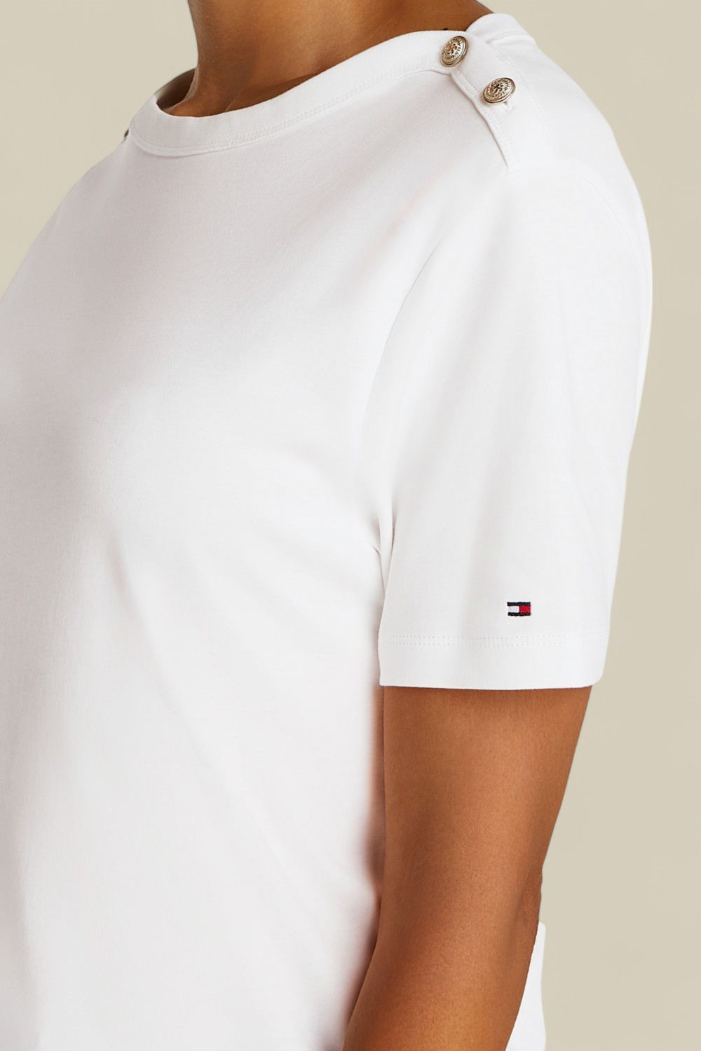 תמונת תקריב דוגמן של חולצת טי