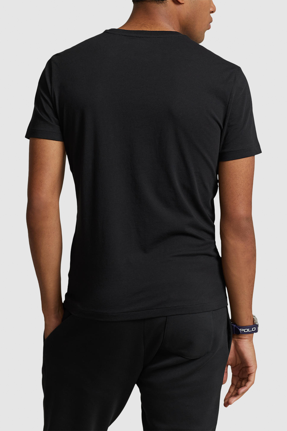 תמונת דוגמן אחורית של חולצת טי