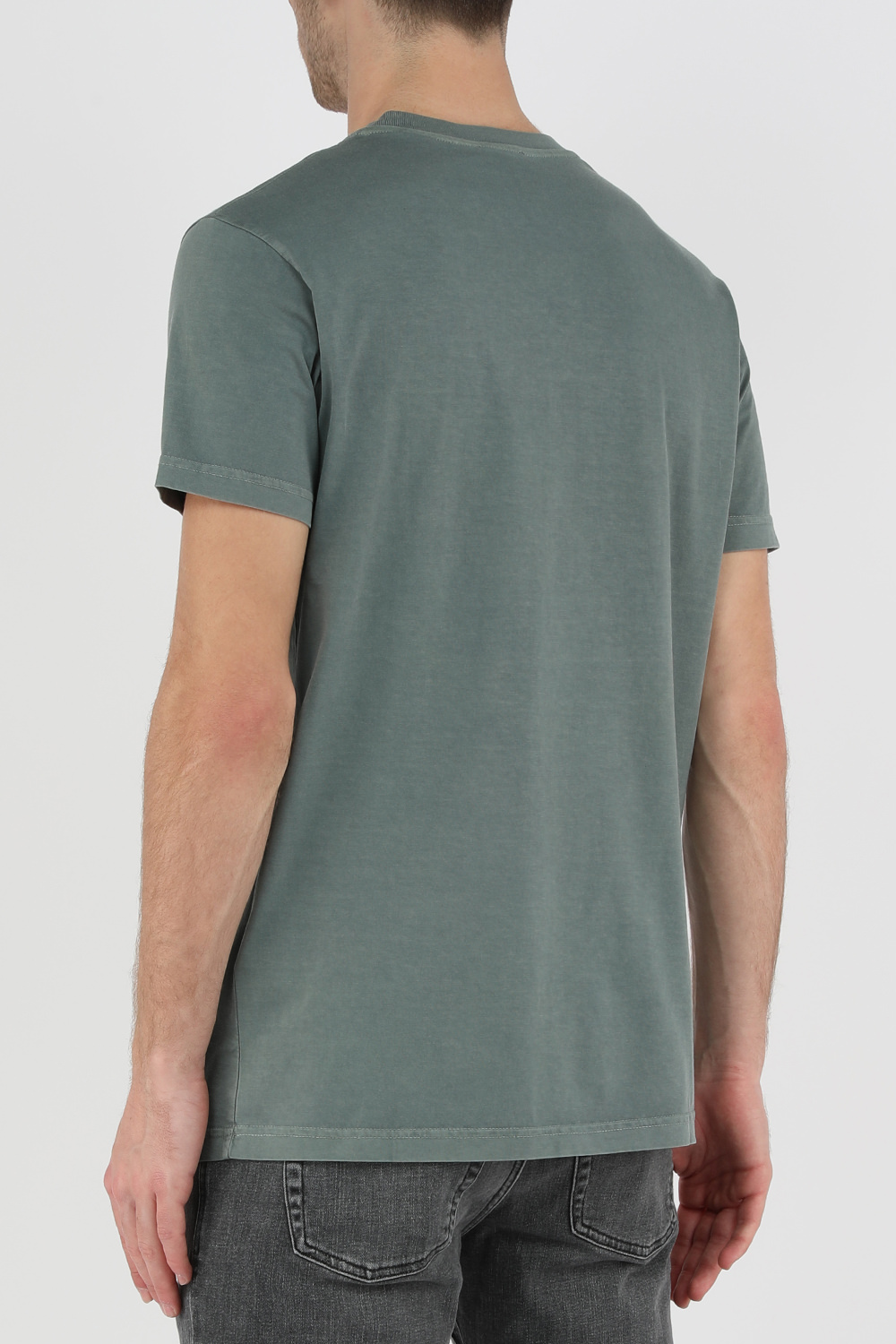 תמונת דוגמן אחורית של טי-שירט כחולה עם הדפס לוגו אלכסוני