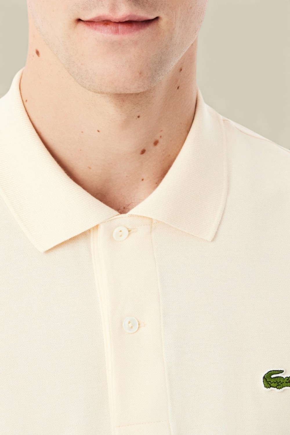 תמונת תקריב דוגמן של חולצת פולו לייט 12.12.L