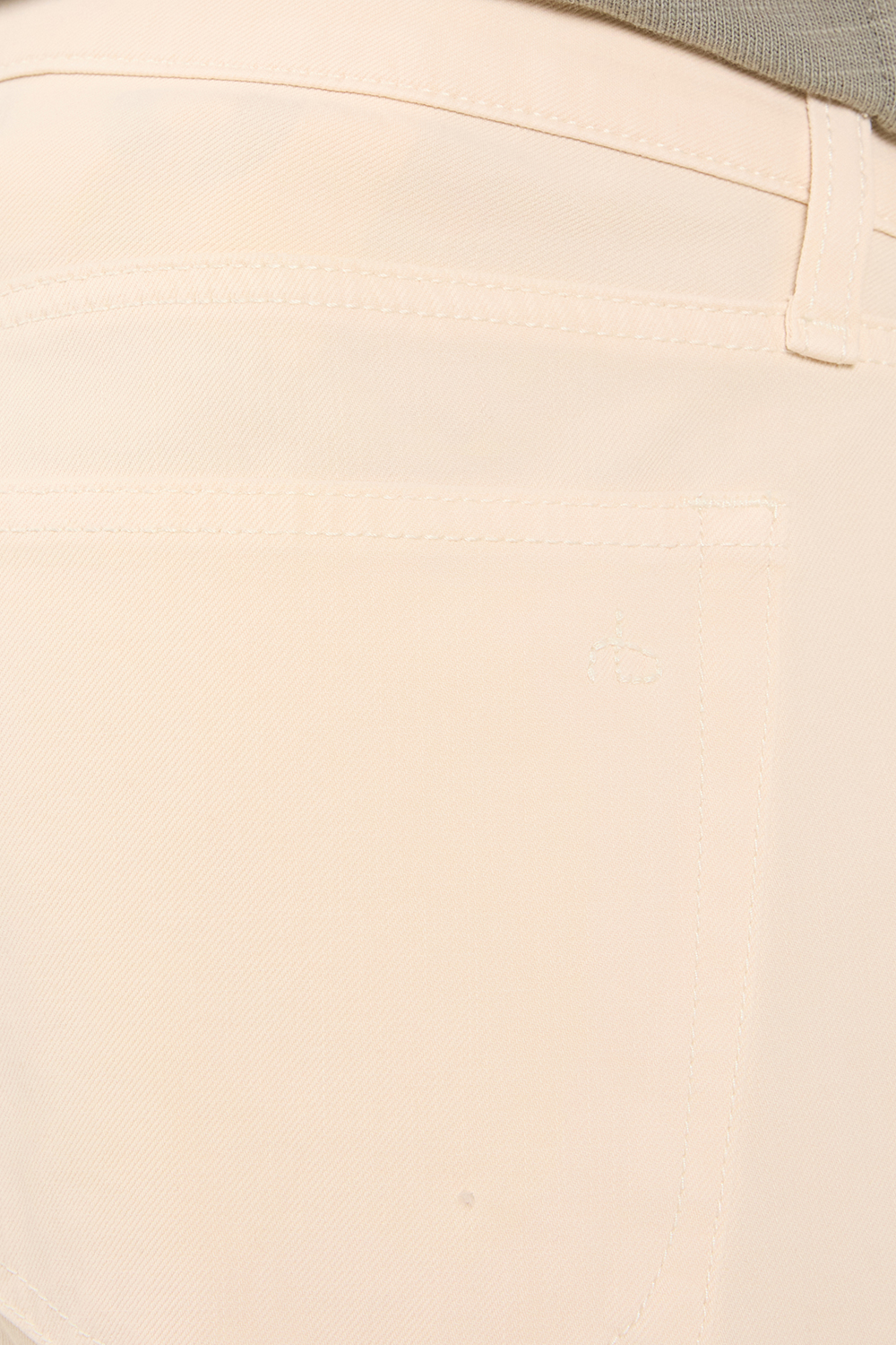 תמונת תקריב דוגמן של מכנסי ג'ינס