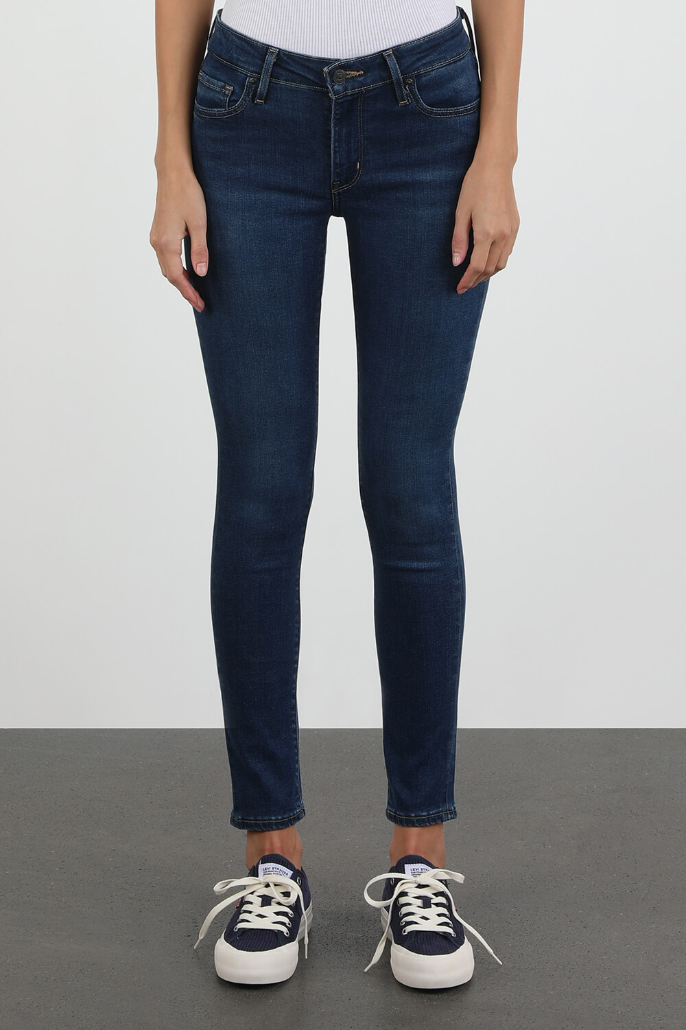 מכנסי ג'ינס 711 סקיני בגוון אינדיגו כהה LEVI`S