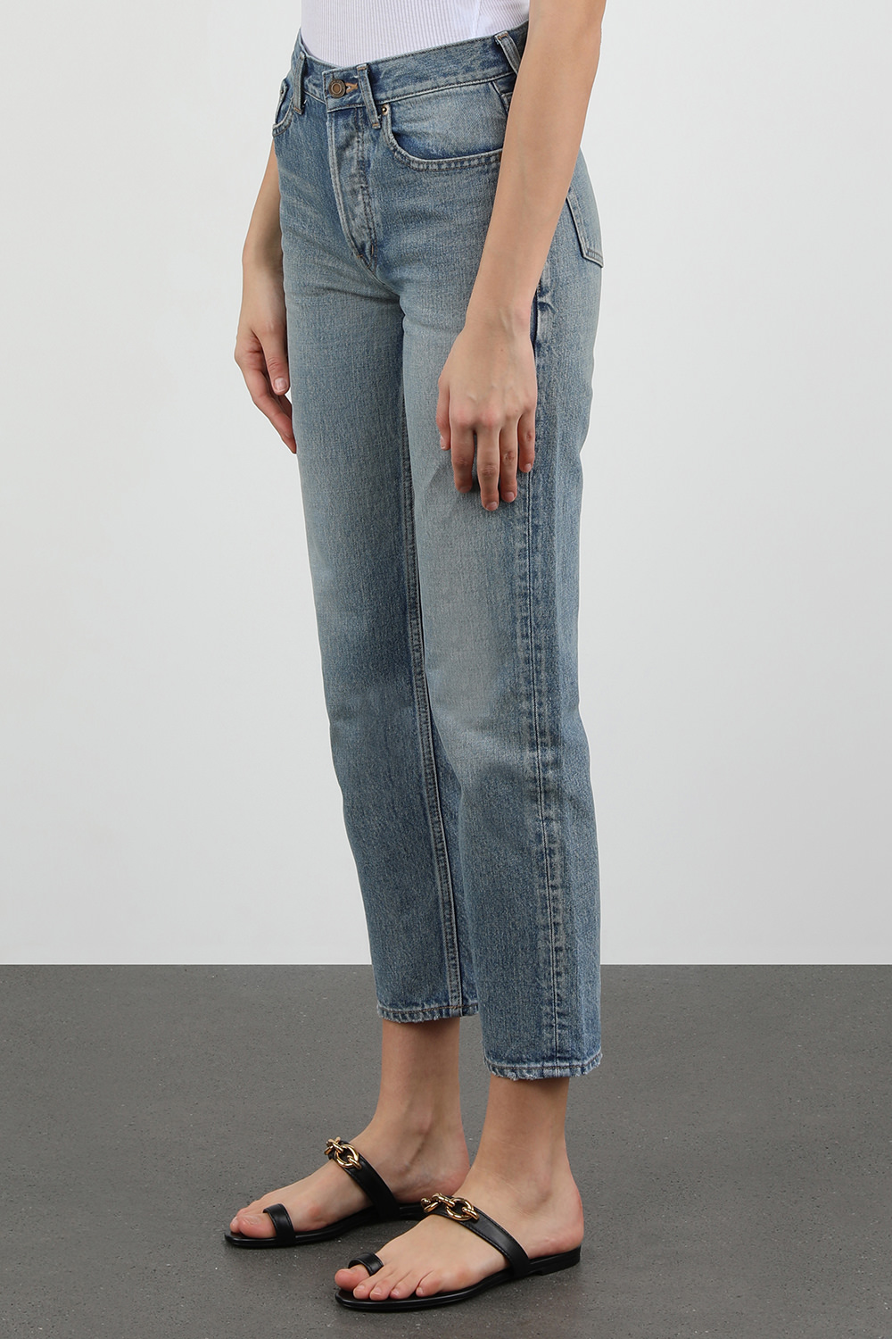 תמונת דוגמן קידמית של מכנסי ג'ינס שנות ה-90