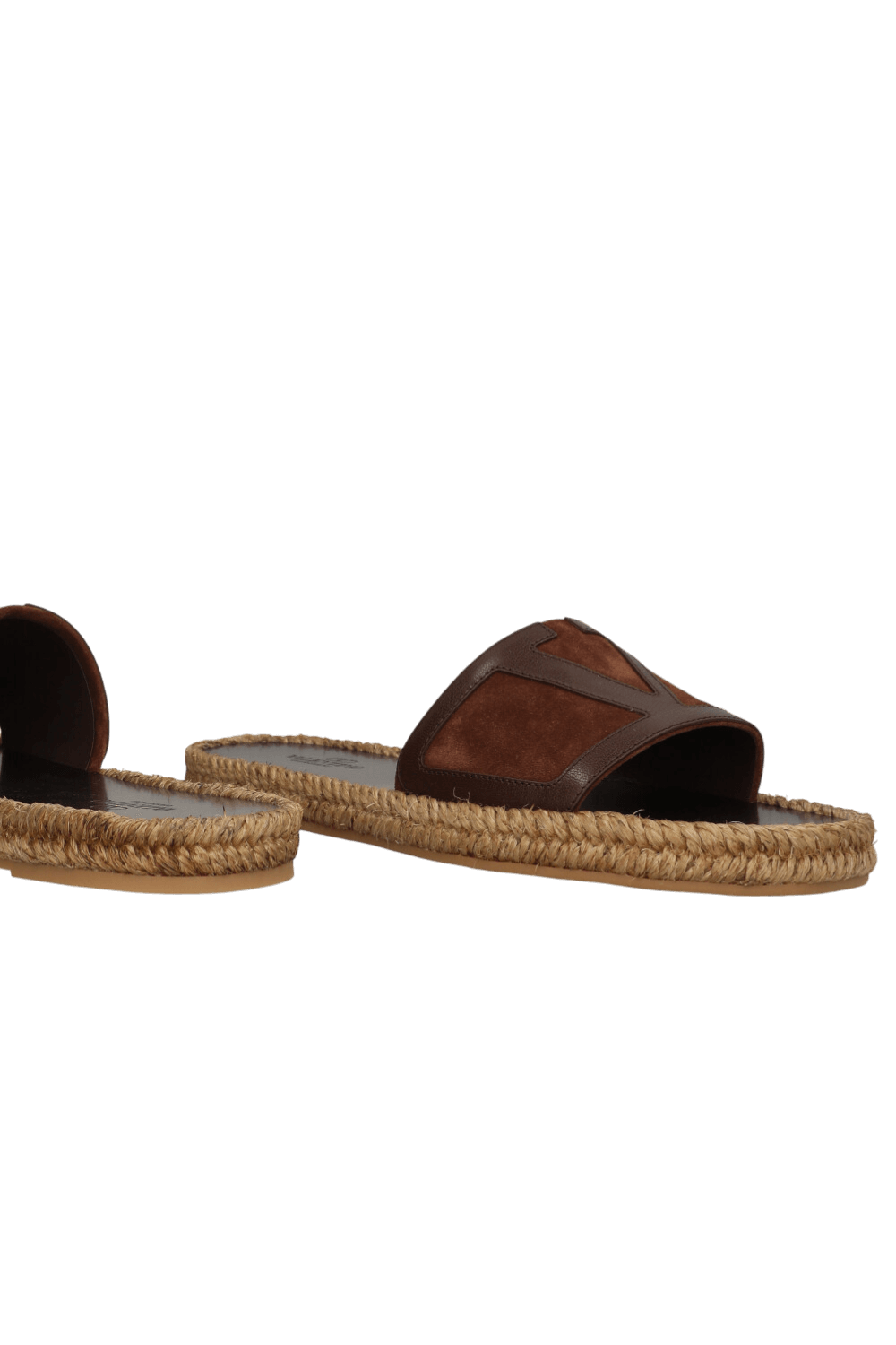 תמונת תקריב של כפכפי סלייד אספדריל