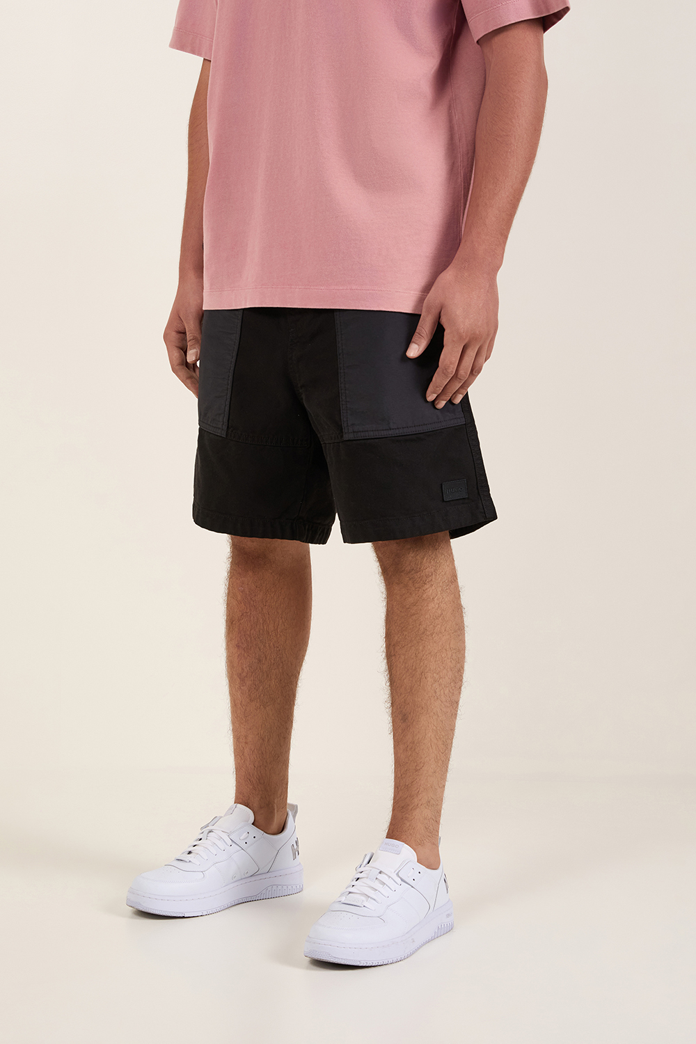 תמונת דוגמן קידמית של מכנסי ברמודה