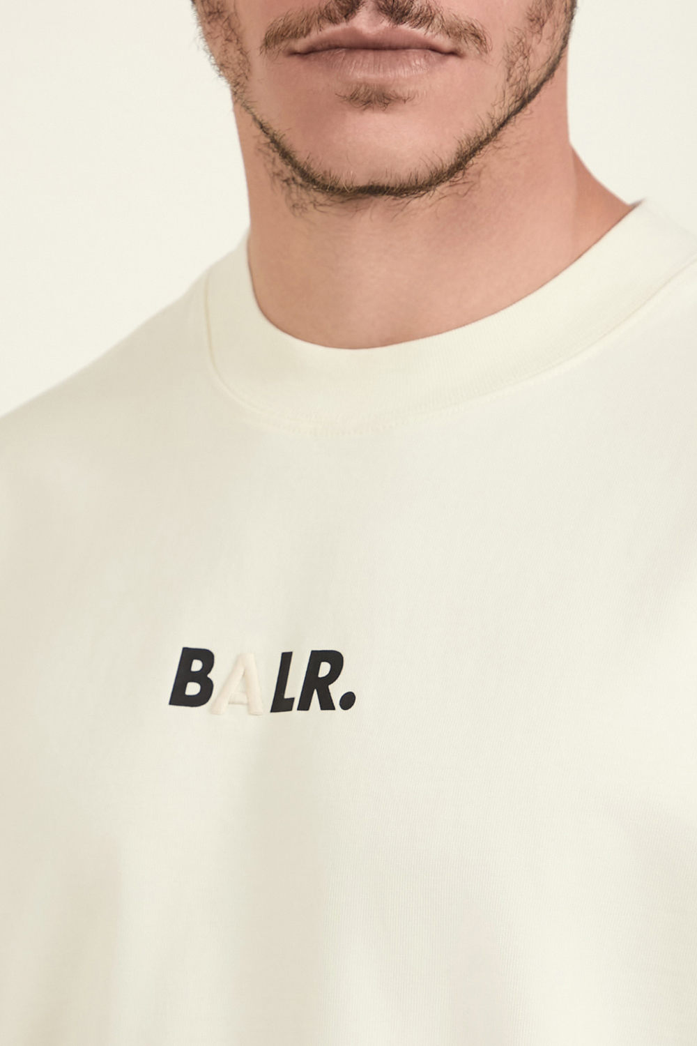 תמונת תקריב דוגמן של חולצת טי