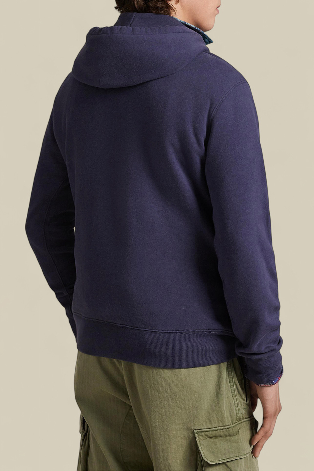 תמונת דוגמן אחורית של סווטשירט