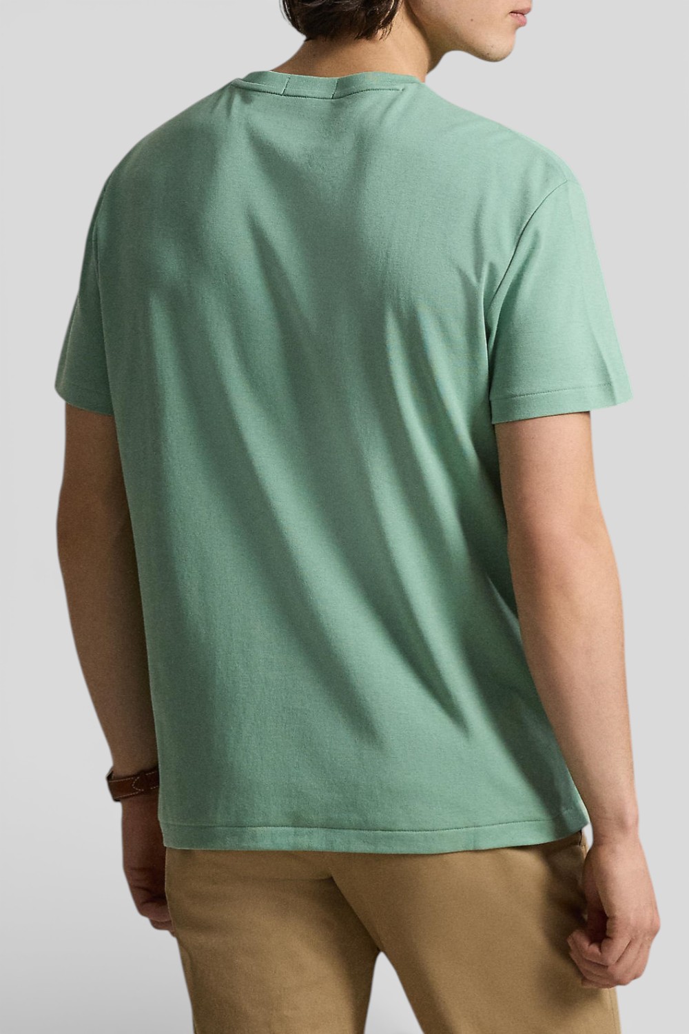 תמונת דוגמן אחורית של חולצת טי