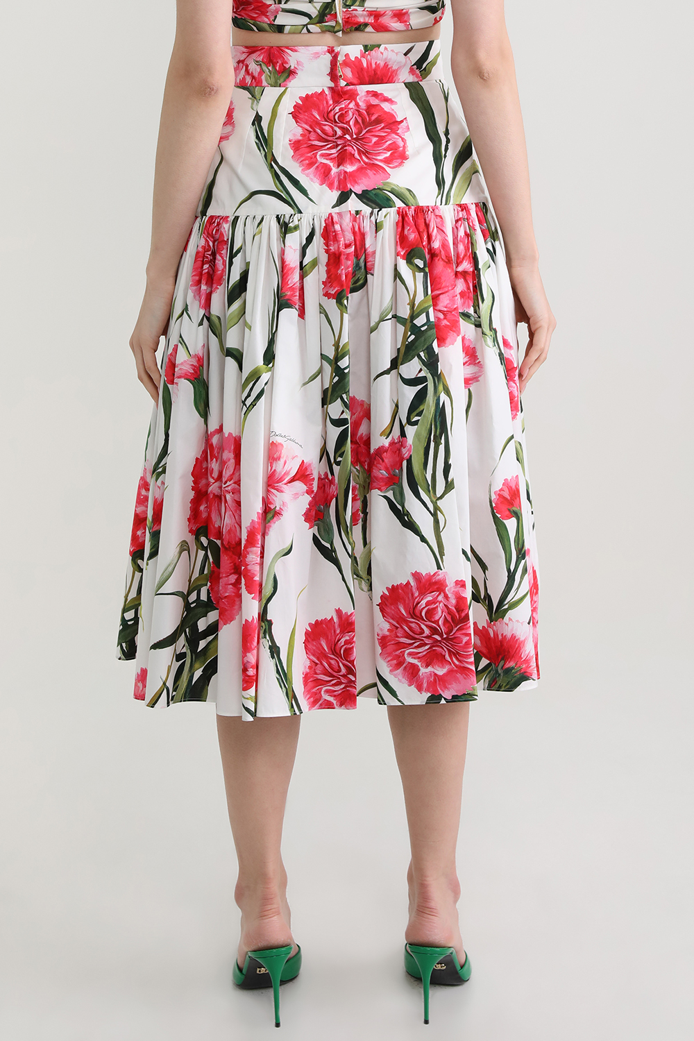 תמונת דוגמן אחורית של חצאית פרחונית באורך מידי